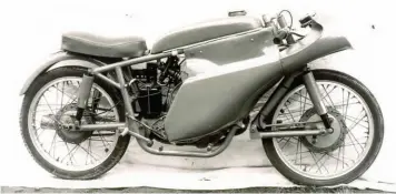  ??  ?? Doug Beasley’s ‘Double-knocker’ Terrier with an MV frame and Earles forks