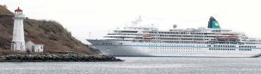  ?? RYAN TAPLIN • The CHRONICLE HERALD ?? The cruise ship Amadea passes Georges Island in 2015.