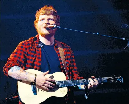  ??  ?? Bei Ed Sheeran kann einem schon einmal der Strom ausgehen. Ersatz-Handyakkus wurden empfohlen.