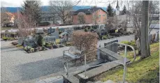  ?? FOTO: HIPP ?? Auf dem Friedhof soll es jetzt barrierefr­ei nach unten gehen.