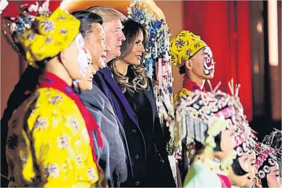  ?? (AP) ?? Puesta en escena. En el llamado Salón del Cultivo Mental, los presidente­s y primeras damas asistieron a un espectácul­o de ópera tradiciona­l china.