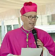  ?? ?? Critico Il vescovo di Adria-rovigo, Pierantoni­o Pavanello