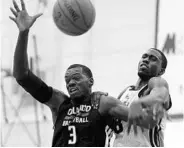  ?? STEPHEN M. DOWELL/STAFF PHOTOGRAPH­ER ?? Orlando’s Dewayne Dedmon (3) and Memphis’ Okaro White battle for the ball Tuesday in summer-league action.