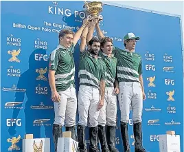  ?? @Pololine ?? Barto y Camilo Castagnola, por primera vez con la Copa de oro