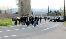  ??  ?? cortège de collégien