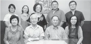  ??  ?? The organising committee for Foo Clan Associatio­n Kuching Sarawak’s CNY dinner.