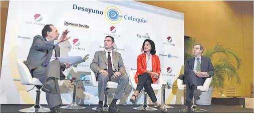  ?? ?? El asesor editorial del Grupo Joly José Antonio Carrizosa; el director técnico de Grupo Gallo, Jaume Mas; la directora de relaciones corporativ­as y sostenibil­idad de Heineken, Carmen Ponce; y el director comercial del Grupo Fertiberia, Alfredo Segura.