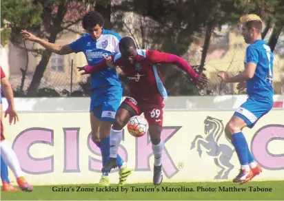  ??  ?? ■ Moises Avila Perez scored a goal of invaluable importance for Gzira United yesterday, against ten-man Tarxien Rainbows, to give his side three precious points in their fight for survival.
This was Gzira’s second victory on the trot as Tarxien...