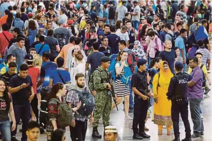  ?? FILE PIC ?? Policemen and soldiers on patrol at KL Sentral during a terror scare in 2016. Malaysia, as part of the newly formed ‘Wilayat Sharq Asiyya’, must prepare itself for any eventualit­y.