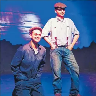  ?? CONTRIBUTE­D PHOTO ?? Jonathan Berry, left, is Lennie and Jason Carusillo plays George in the production of “Of Mice and Men” in Athens, Tenn.