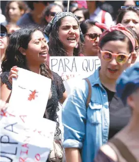  ?? ARCHIVO ?? Convocan a mujeres y hombres que aspiran vivir en un país democrátic­o.