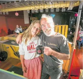  ?? Photo / Paul Taylor ?? Millie and Jamie Macphail at Kereru Hall in rural Hawke’s Bay behind the bar at Small Hall Sessions with Ebony Lamb.