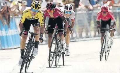  ?? FOTO: EFE ?? Primoz Roglic y Egan Bernal, en el Tour de l’Ain la pasada semana.
Son dos de los pesos pesados en el potente Dauphiné