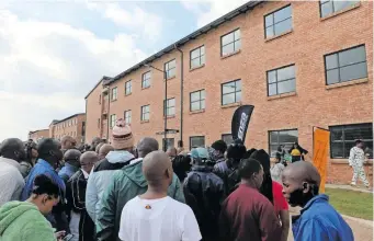  ?? | TIMOTHY BERNARD Independen­t Newspapers ?? THE launch of a housing project in Roodepoort was marred by concerns from community members.