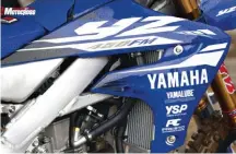  ??  ?? Pas mal de changement­s visibles sur la nouvelle Yamaha 450 YZ-F au niveau du cadre et des plastiques. La 250 (à droite) adoptera probableme­nt ces évolutions en 2019.