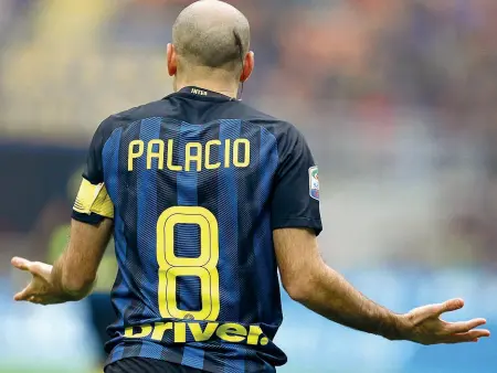  ?? Attaccante ?? Rodrigo Palacio è nel mirino del Bologna ma piace anche ad Atalanta, Genoa e Chievo