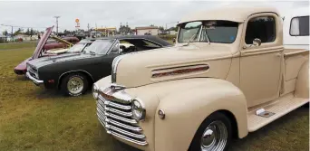  ??  ?? Le dimanche 26 août, de 10h à 15h, les voitures antiques seront à nouveau au rendez-vous du festival Paquetstoc­k. - Archives