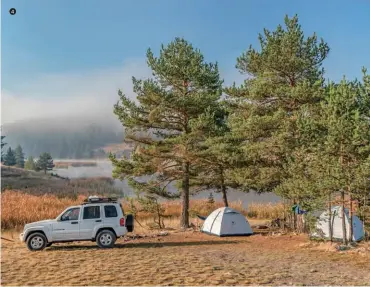  ??  ?? 4 Eğriova Yaylası her mevsimde çadır kampı ve doğa yürüyüşü için uygun, doğal bir cennet âdeta.
Suitable for camping and hiking throughout the year, Eğriova Highland is a natural sanctuary.
