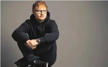  ?? FOTO: GREG WILLIAMS ?? Bleibt seinen populären Klängen treu, ohne sich zu wiederhole­n: Musiker Ed Sheeran.