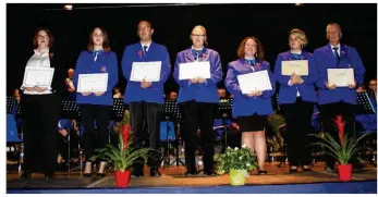  ??  ?? Des musiciens ont été récompensé­s et ont reçu la médaille de la fédération musicale de BasseNorma­ndie.