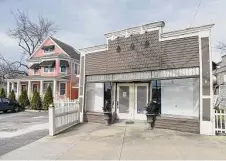  ?? Tyler Sizemore/Hearst Connecticu­t Media ?? The former site of The Drawing Room Boutique and Cafe in the Cos Cob section of Greenwich. A pre-applicatio­n has been submitted to convert the front building from retail to school use.