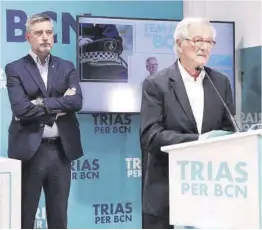  ?? Natàlia Segura / ACN ?? Xavier Trias, ahir a la seu de la seva candidatur­a, amb Jordi Martí.