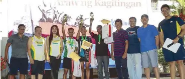  ?? ?? Winners of the First placer Argel Joseph Mendoza (fifth from left); second placer Albert Omboga (sixth from left); and third placer Jojie Daga-As (fourth from left). With them are PVB president Nilo Cruz, PVB VP Mike Villa-Real, History Asia’s Jacque Ruby (fourth, third and second from right, respective­ly) and Without Limits’ Ian Alacar (leftmost).