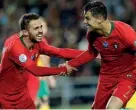  ?? ?? Com75 jogos na Seleção, o seu percurso coincide com o de CR7. São os dois maiores embai- xadores do futebol português