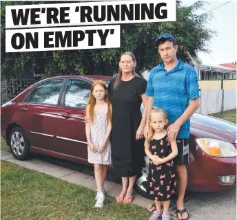  ?? Picture: Evan Morgan ?? Debbie Nicol and Stefan Wainwright with Karissa Wainwright, 10, and Bella Wainwright, 5, at their Gulliver home.