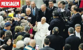  ?? ?? Roma. O Papa defendeu ontem, num encontro com avós e netos, que os idosos “não devem ser deixados sozinhos”.
