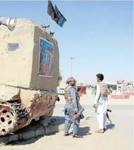  ?? Foto: Efe ?? El Ejército afgano monta guardia tras el ataque en Helmand.