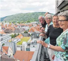  ?? FOTO: SCHNEIDER ?? Der Ausblick vom Turm der Stadtkirch­e ist beeindruck­end.