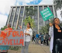  ?? FABIO MOTTA / ESTADÃO ?? Protesto. Manifestan­tes ocuparam sede da prefeitura