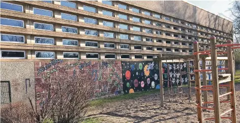  ?? FOTO: K. SCHUMILAS ?? Fast zwei Millionen Euro würde die Sanierung der Turnhalle am Chorbusch kosten.