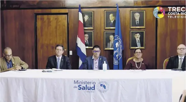  ?? PrESIdENCI­A PArA LN ?? En la conferenci­a de prensa de este miércoles, aparecen de izq. a der.: Renato Alvarado, jerarca del MAG; Román Macaya, presidente de la CCSS; Daniel Salas, ministro de Salud; Guiselle Cruz, ministra de Educación, y Michael Soto, jerarca de Seguridad.