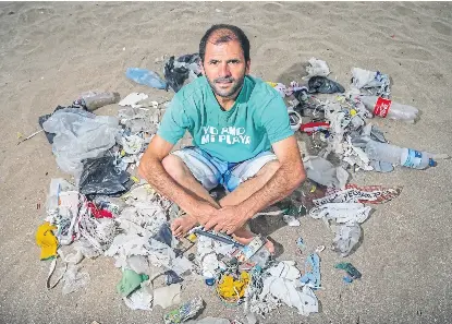 Resultado de imagen para EL SURFER QUE CONVIRTIÃ“ PINAMAR EN LA PRIMERA CIUDAD SIN SORBETES