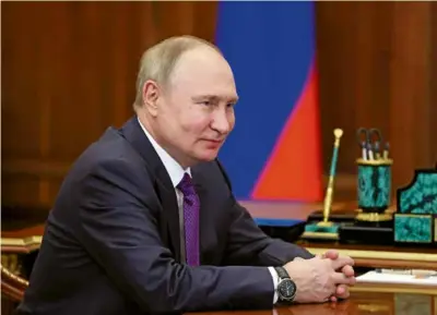  ?? ?? Trhy čakajú, ako na ropné embargo zareaguje ruský prezident Vladimir Putin.
FOTO: REUTERS