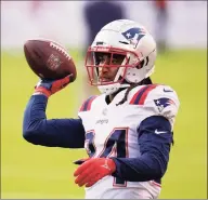  ?? Jeff Roberson / Associated Press ?? Patriots cornerback Stephon Gilmore has reportedly tested positive for the coronaviru­s.