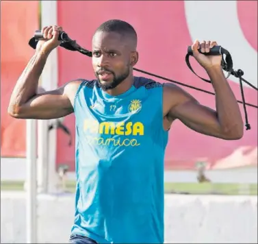  ??  ?? PICHICHI. Bakambu, máximo goleador del Villarreal, regresa hoy al once tras su suplencia en Europa.