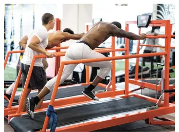  ??  ?? Profession­al athletes like the New Orleans Saints’ Vonn Bell (top) turn to Core to get them in peak physical shape.