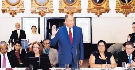  ?? ALBERT MARÍN ?? El expresiden­te Luis Guillermo Solís compareció durante cinco horas, este jueves, ante la Comisión de Ingreso y Gasto Público.