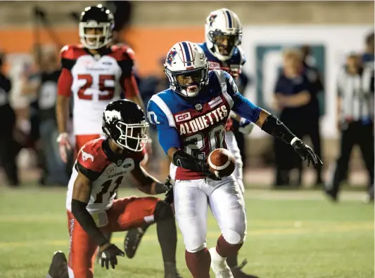  ?? PHOTO PIERRE-PAUL POULIN ?? L’attaque des Alouettes en a mis plein la vue lors du quatrième quart, vendredi soir, face aux Stampeders.