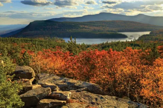  ?? (Getty/iStock) ?? North-South Lake in the Catskill Mountains, New York