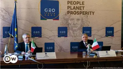 ??  ?? El ministro de Economía italiano, Daniele Franco (izq.) y el gobernador del Banco de Italia, Ignazio Visco (der.).