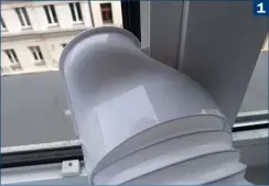  ??  ?? 1 (1) Zwei SuntecGerä­te haben am Fensterada­pter Haken zum Verankern im Fensterrah­men.
Einem Windstoß hält das aber wenig Stand (2) Mit dem Klimasegel kann man den Schlauch auch in Flügelfens­tern gut befestigen. Es wird mit Klettversc­hluss angebracht