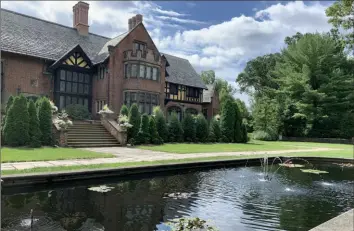  ?? Patricia Sheridan/ Post- Gazette ?? Landscape architect Warren Manning designed the 70 acres of gardens that surround the reflecting pool.