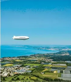  ?? Foto: dpa ?? Der Bodensee aus einer anderen Perspektiv­e. In Friedrichs­hafen gehen die Zeppeline in die Luft.