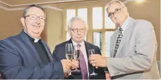  ??  ?? Dean Charles Taylor with David Starkey and cllr John Holdich