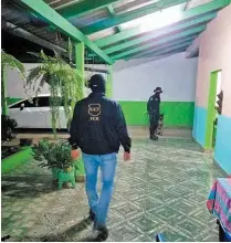  ??  ?? METAPÁN. SEGÚN LOS INVESTIGAD­ORES, UMAÑA SAMAYOA SE OCULTABA EN UNA CASA EN METAPÁN.