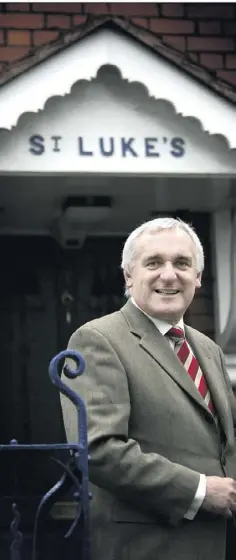  ?? Photo: David Conachy ?? POWER BASE: Bertie Ahern outside St Luke’s in 2006. Below, Des Richardson and Sean Dorgan.